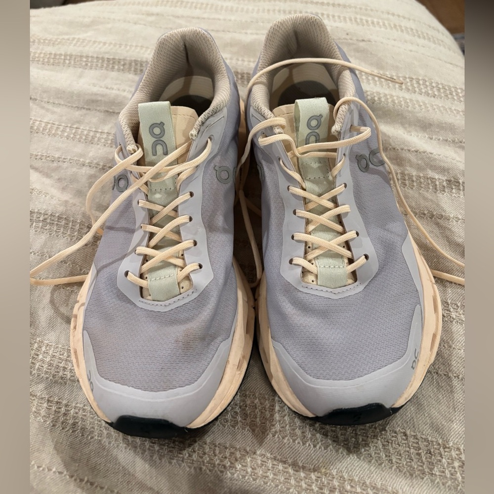 COPY - Free people on cloud cloudnova. EUC. Size 7.
